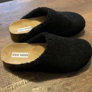 Steve Madden Sherpa Clogs
